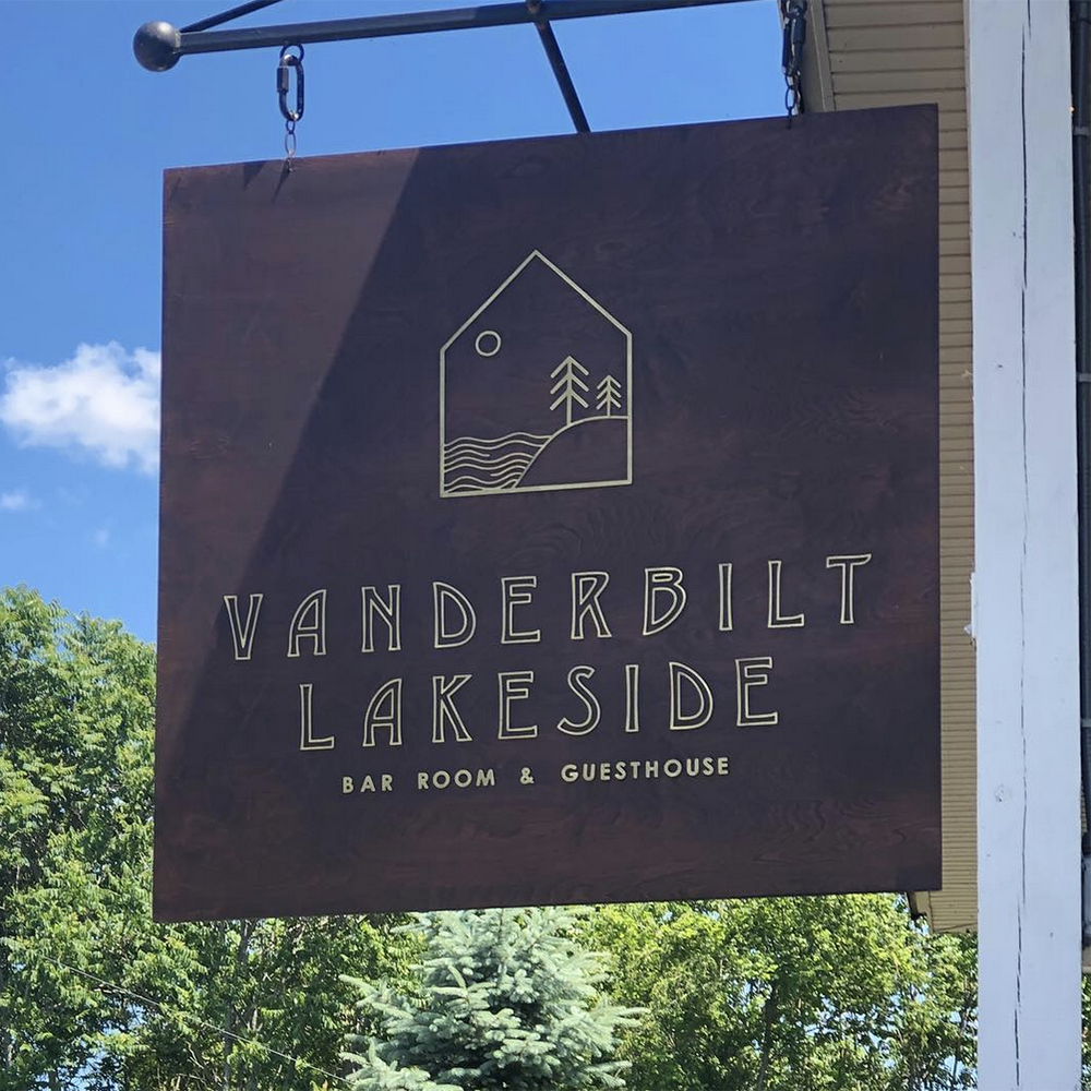 Vanderbilt Lakeside sign